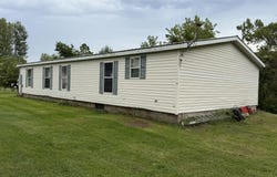 40 S Pine Street, Grand Junction, MI 49056