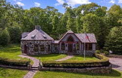 485 Lake, Tiverton, RI 02878