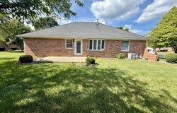 1390 Holiday Lane E, Brownsburg, IN 46112