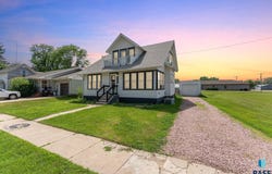 1020 First St, Scotland, SD 57059