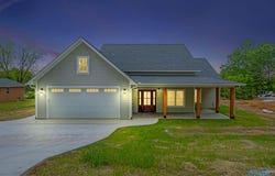 384 Nixon Drive, Guntersville, AL 35976