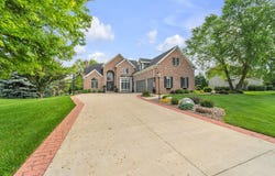 6606 Fieldstone Ct, Racine, WI 53402