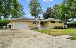 1709 Thomas Drive, Springfield, OH 45503