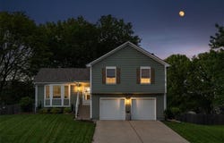 420 NE Victoria Circle, Lee's Summit, MO 64086