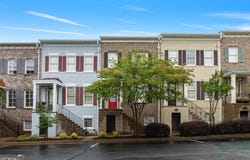 1003 Pearl, Sandy Springs, GA 30328
