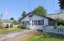 10 Woolsey Road, Middletown, RI 02842