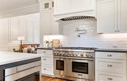 221 W College Street, Grapevine, TX 76051