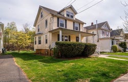 649 N Avenue Ext, Dunellen Boro, NJ 08812-1019