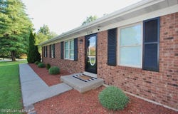 5114 Barry Ln, Floyds Knobs, IN 47119