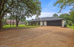 310 Lakeside Drive, Brandon, MS 39047