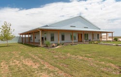 6351 E Sandhills Dr, Gardendale, TX 79758