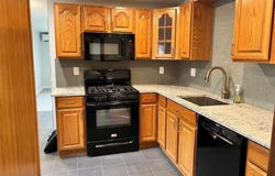 24 Lindner Place, Smithtown, NY 11787