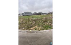 4228 N Interlachen Trl, Sioux Falls, SD 57107