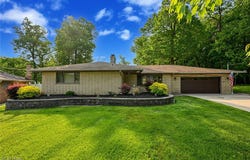 2660 S Mary Lane, Seven Hills, OH 44131