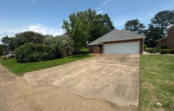902 Oak Trail, Canton, MS 39046