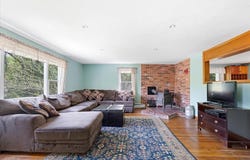 34 Old Southbridge Rd, Dudley, MA 01571