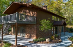 922 E Cross Rd, Dandridge, TN 37725
