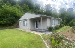 214 Virginia Ave, South Williamson, KY 41503