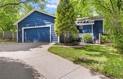 9553 Woodridge Circle, Eden Prairie, MN 55347