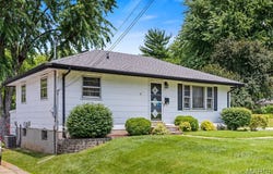 895 Harrison Street, Florissant, MO 63031
