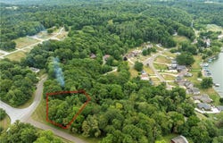 E Mohawk Drive unit: 243, Malvern, OH 44644