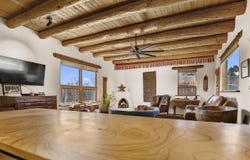 320 Trapper N, Taos, NM 87571