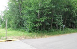 301 S 6th St, Abbotsford, WI 54405