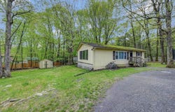 159 Sandstone Drive, Dingmans Ferry, PA 18328