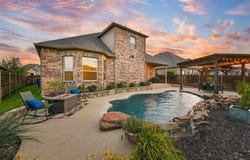 406 Oakcrest Drive, Justin, TX 76247