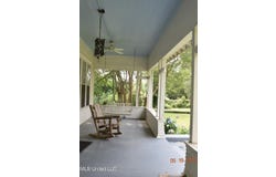 1303 River Road, Greenwood, MS 38930
