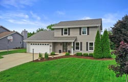 W163n10515 Ridgeview Ln, Germantown, WI 53022