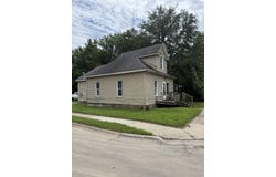 448 Cherry Street, Waterloo, IA 50703