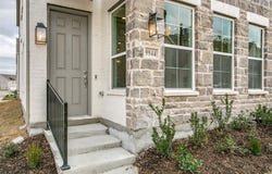 9944 Hennings Street, Irving, TX 75063