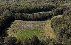 Gutherie Rd, Paris, TN 38242