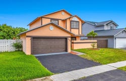 930 SW 99th Ave, Pembroke Pines, FL 33025