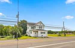 4423 W Mountain View Drive, Lehigh Twp, PA 18088