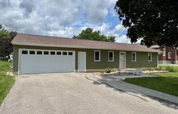 102 W Cherry Street, Danville, IA 52623