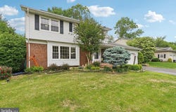 11 MORO DRIVE, HAMILTON, NJ 08619