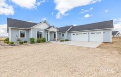 9805 Salmon Ridge Pl, Nampa, ID 83686