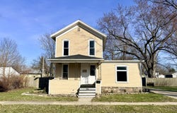 711 Maple Street, Three Rivers, MI 49093