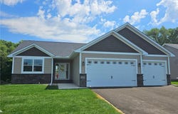 1371 Southfork Drive SE, Hutchinson, MN 55350