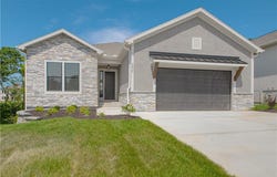 4830 NW Huonker Court, Riverside, MO 64150