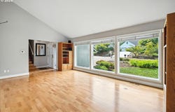 5219 SUMMIT St, WestLinn, OR 97068