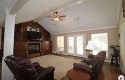 138 Weatherby Dr, Hooks, TX 75561