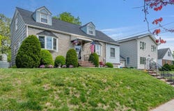 2512 Summit Ter, Linden City, NJ 07036-4932