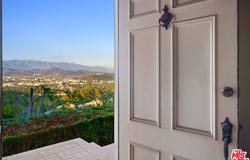 3775 Amesbury Rd, Los Angeles, CA 90027