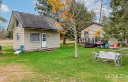 9164 & 9166 Wahl R.55, Gladstone, MI 49837