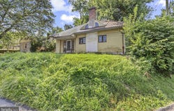 1660 OLD PHILADELPHIA PIKE, LANCASTER, PA 17602