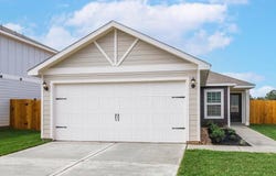305 Fastboy Ln, Waller, TX 77484