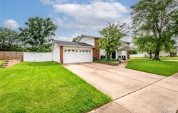 366 Sorrento Drive, Ballwin, MO 63021